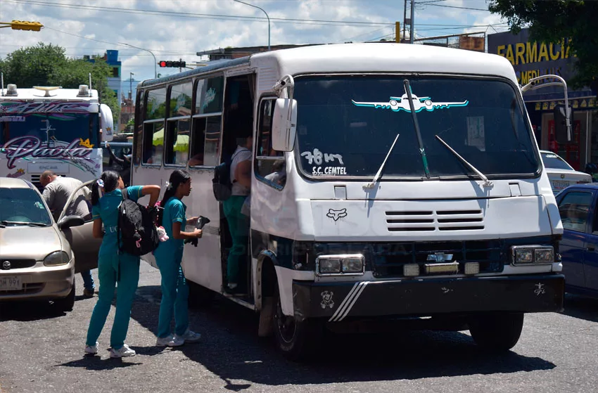 Mesa de trabajo discute sobre combustible para transportistas