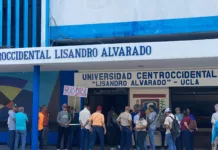 Trabajadores de la UCLA exigen ajuste salarial