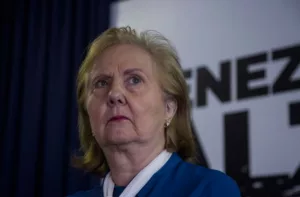 Blanca Rosa Mármol de León anuncia su candidatura presidencial