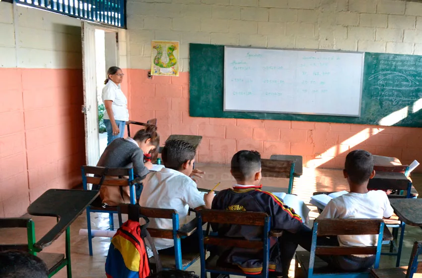 Maestros insisten en que el retorno a las aulas de clases debe ser el 16 de septiembre