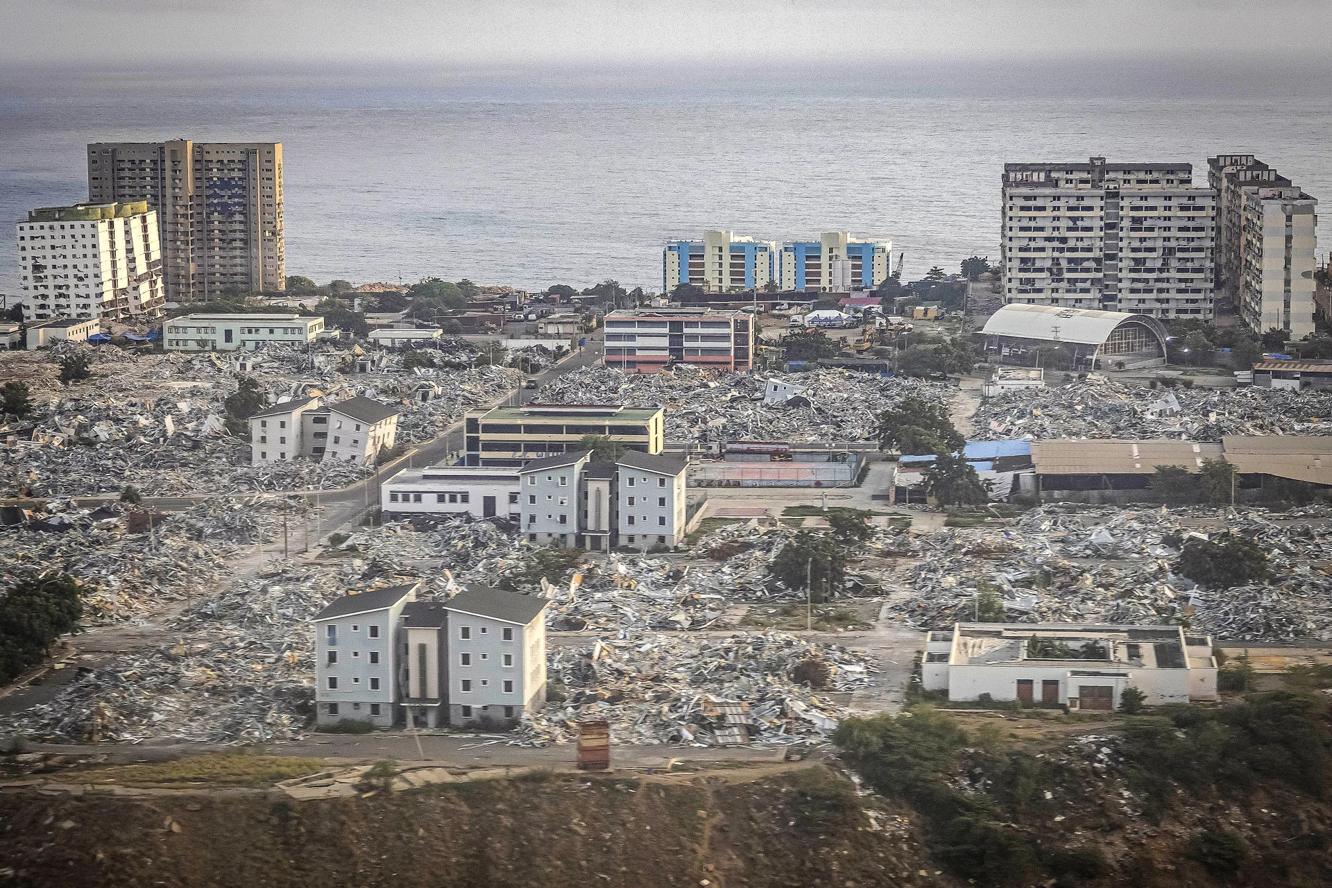 Venezuela demolerá 39 edificios con daños estructurales tras el terremoto en La Guaira