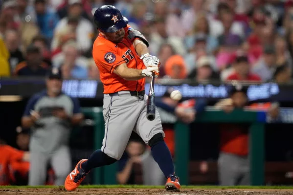 José Altuve alcanza los 2.500 hits en las Grandes Ligas con un doblete ante Filadelfia