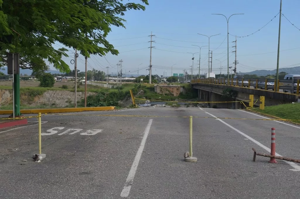 CIEL advierte sobre el riesgo de sobrecarga en el puente Yacural