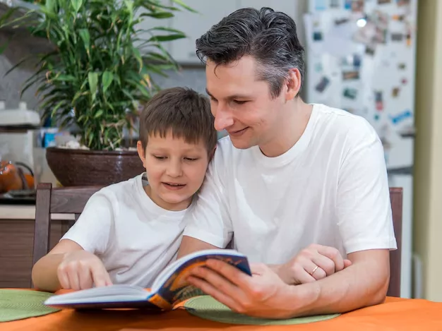 ¿Por qué la falta de acompañamiento parental afecta el rendimiento escolar?
