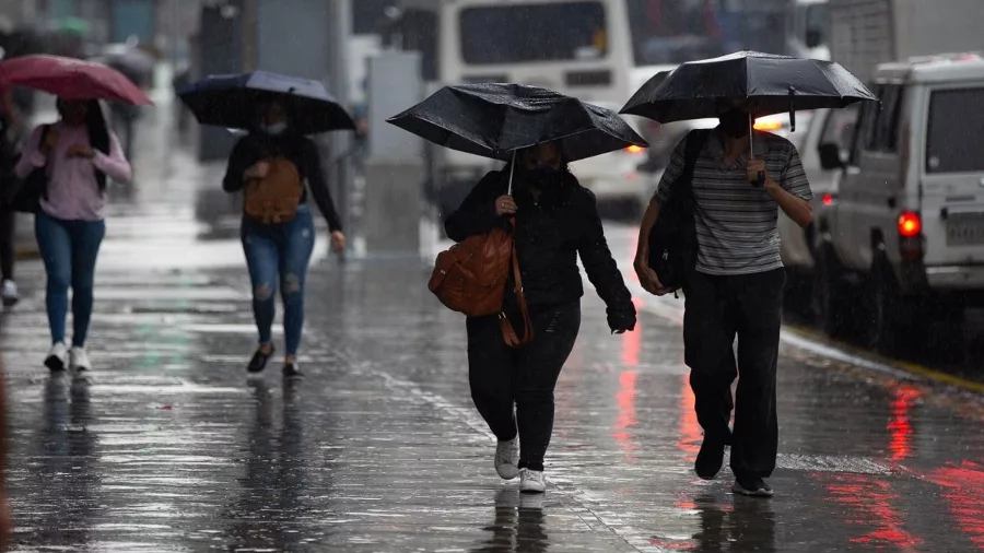 Inameh reporta el tránsito simultáneo de dos ondas tropicales y prevé lluvias de intensidad variable