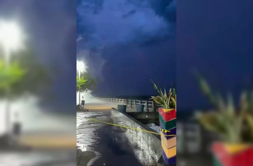 Cierran preventivamente el parque Vereda del Lago tras fuertes vientos y oleaje en Maracaibo