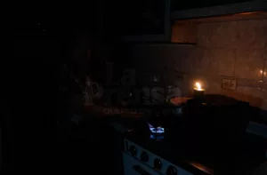 Usuarios reportan fallas en el servicio eléctrico tras lluvias