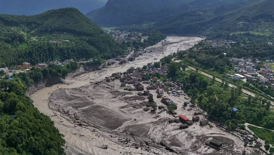 Nepal reporta 1399 fallecidos y más de 4000 desaparecidos
