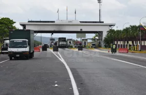 Aumentan tarifas de peajes a nivel nacional