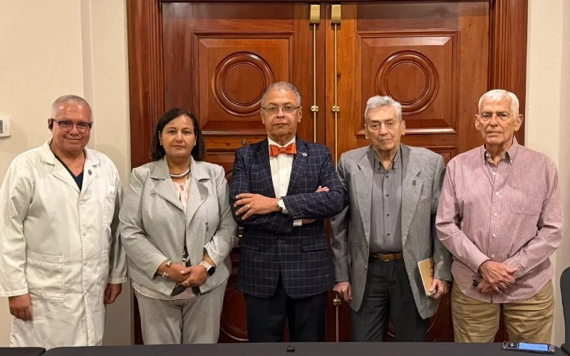 Médicos solicitan incorporación del sector salud en la mesa de diálogo