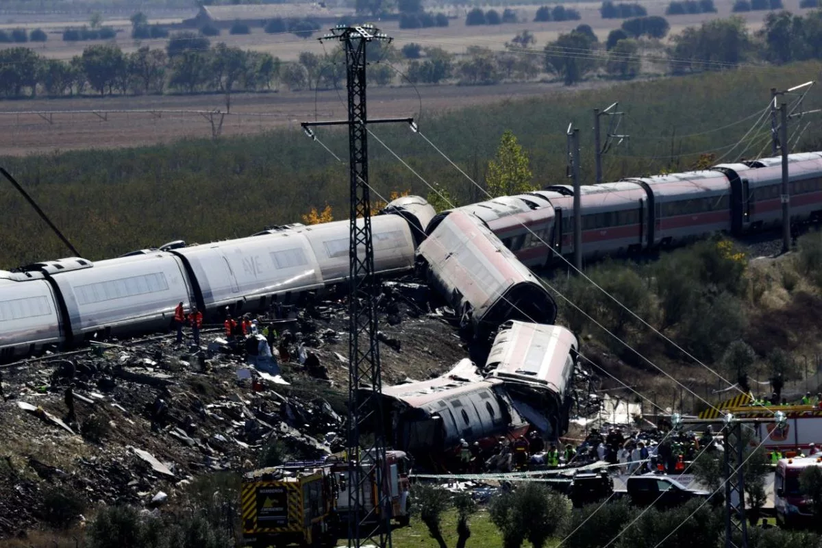 Al menos 64 fallecidos y 80 heridos en España tras colisión entre dos trenes de alta velocidad