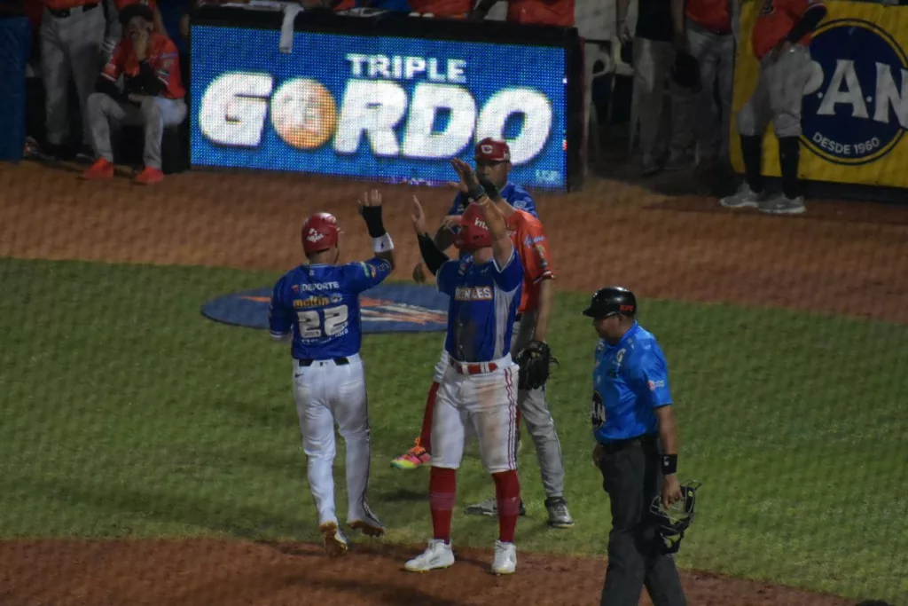 Cardenales de Lara barrió a las Águilas del Zulia en Barquisimeto