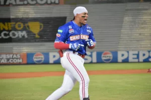 Cardenales de Lara barrió a las Águilas del Zulia en Barquisimeto