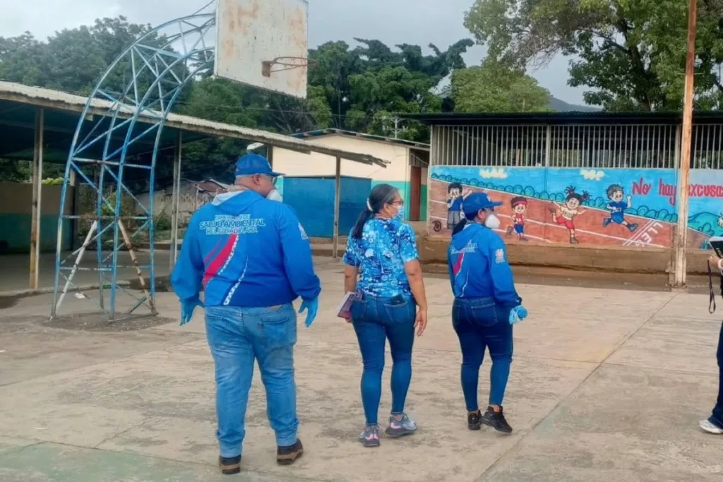 Docentes lamentan hermetismo en caso de intoxicación en escuela del municipio Morán