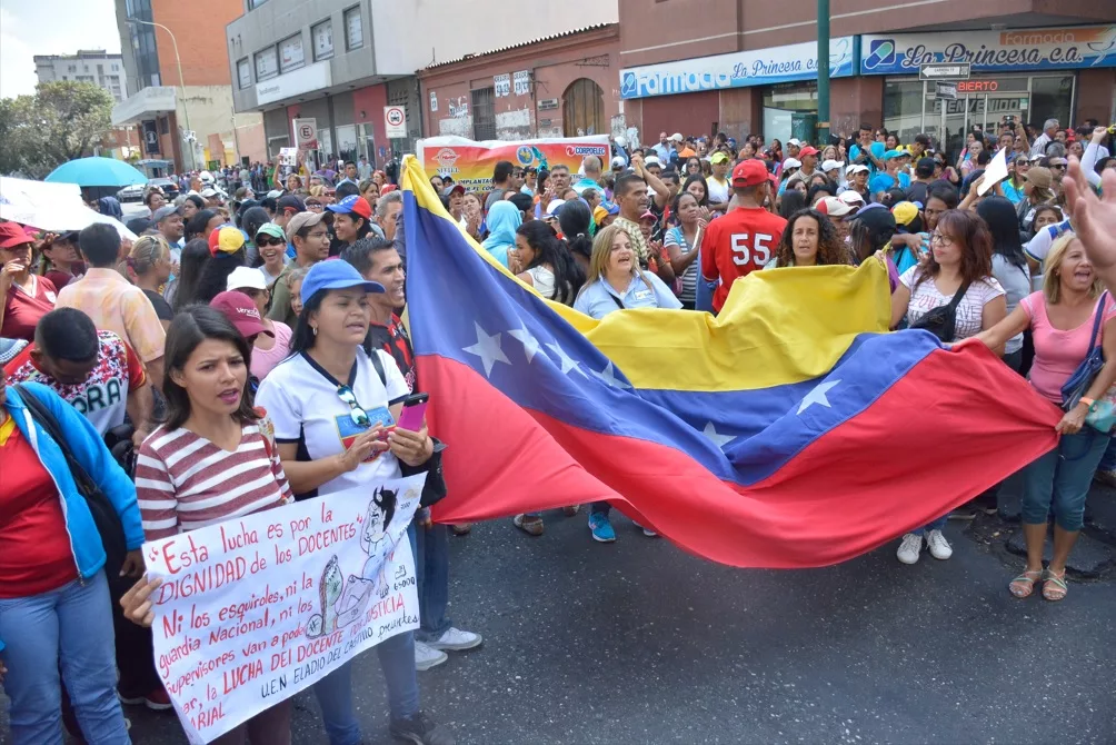 Maestros saldrán a la calle a protestar por salarios dignos.