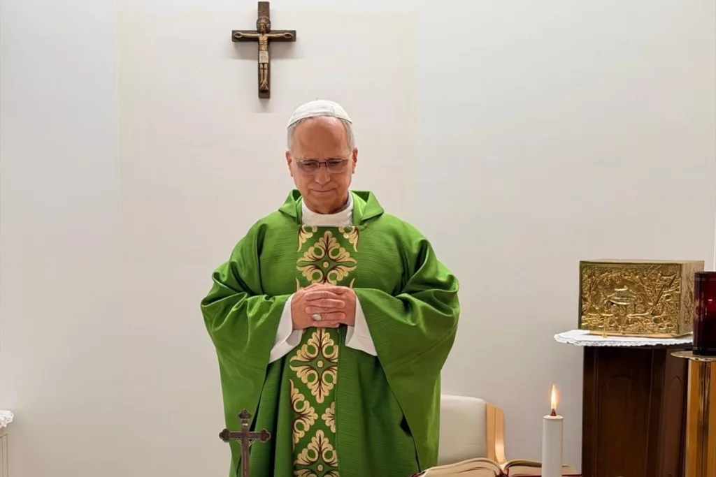 El Papa León XIV oficia misa en el Hospital Gemelli mientras avanza favorablemente en su recuperación