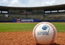 La liga venezolana de béisbol comienza nueva temporada con una docena de jugadores de MLB