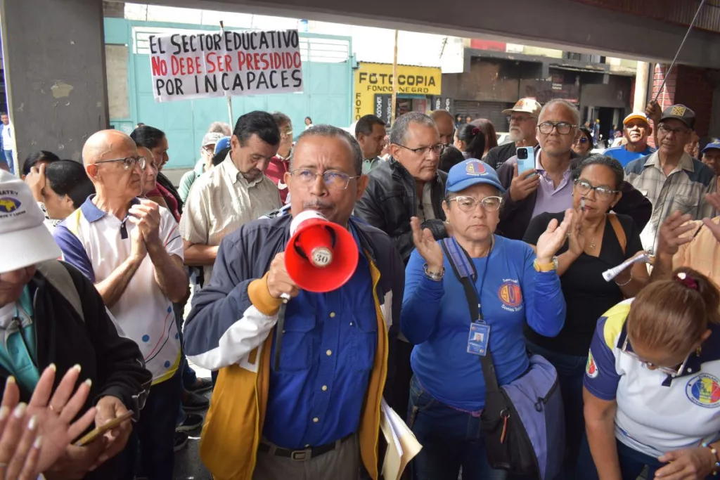 Gremios y sindicatos toman las calles por ajuste salarial