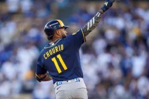 Jackson Chourio rompe récords históricos y pone a Milwaukee a un paso de la Serie Mundial