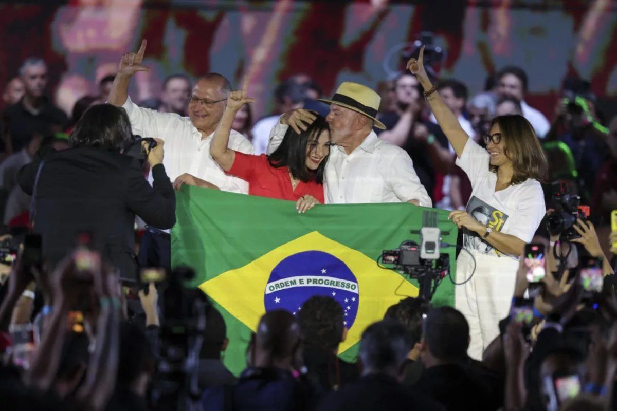 Lula da Silva es reelecto presidente de Brasil tras superar a Flávio Bolsonaro en el balotaje