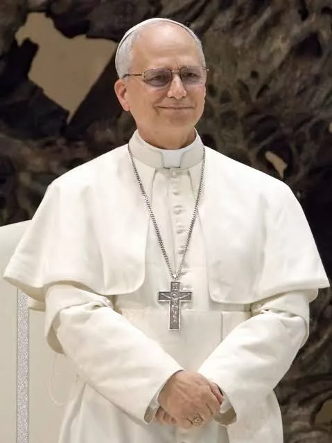 Papa León será operado