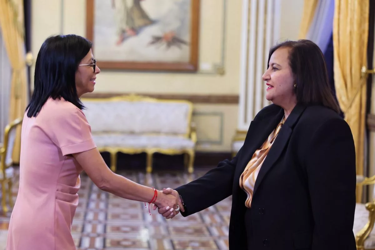 Delcy Rodríguez, se reunió con Dinorah Figuera y Jorge Rodríguez para revisar los balances de la tercera ronda de negociaciones