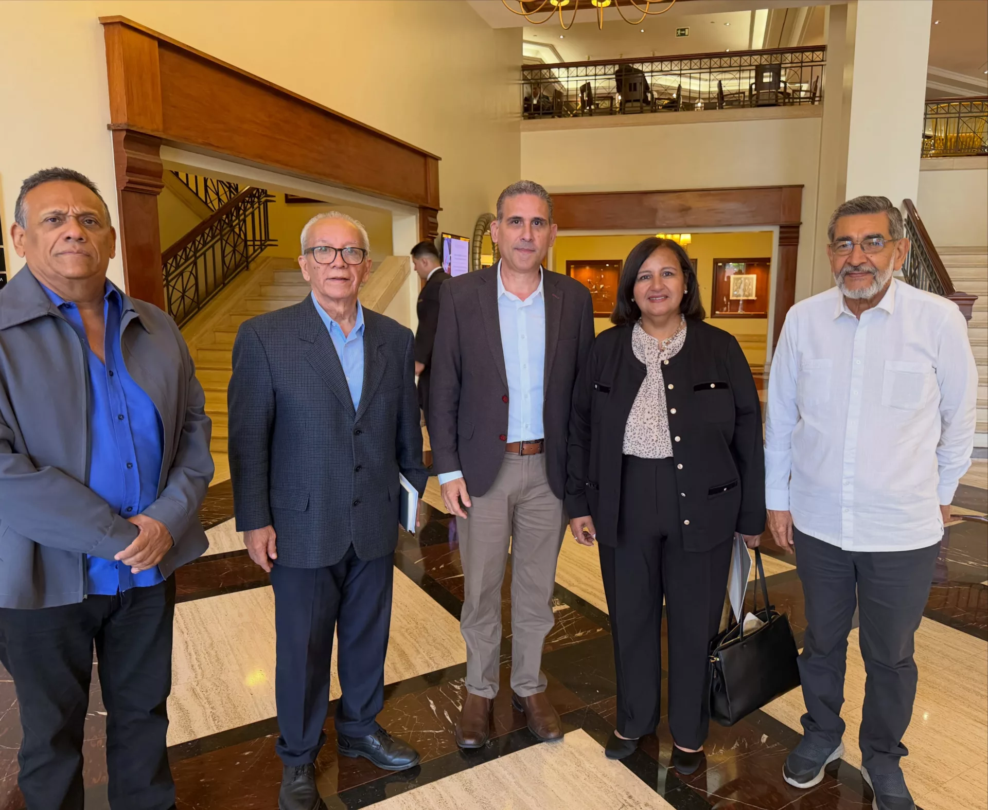 Javier Oropeza y Guillermo Palacios se reúnen con miembros de la AN 2015