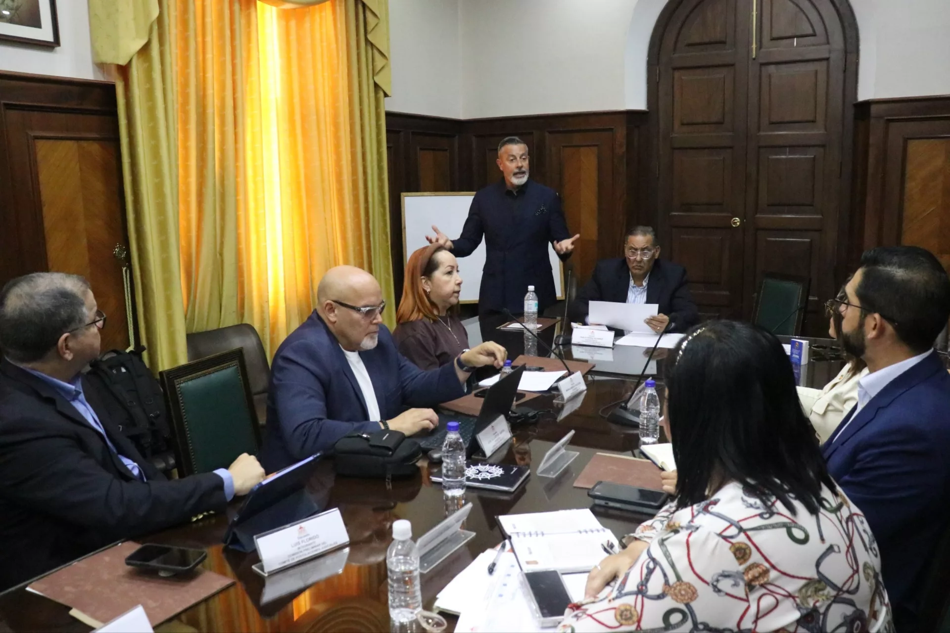 40,98% de los aspirantes al comité de postulaciones judiciales tienen vínculo político