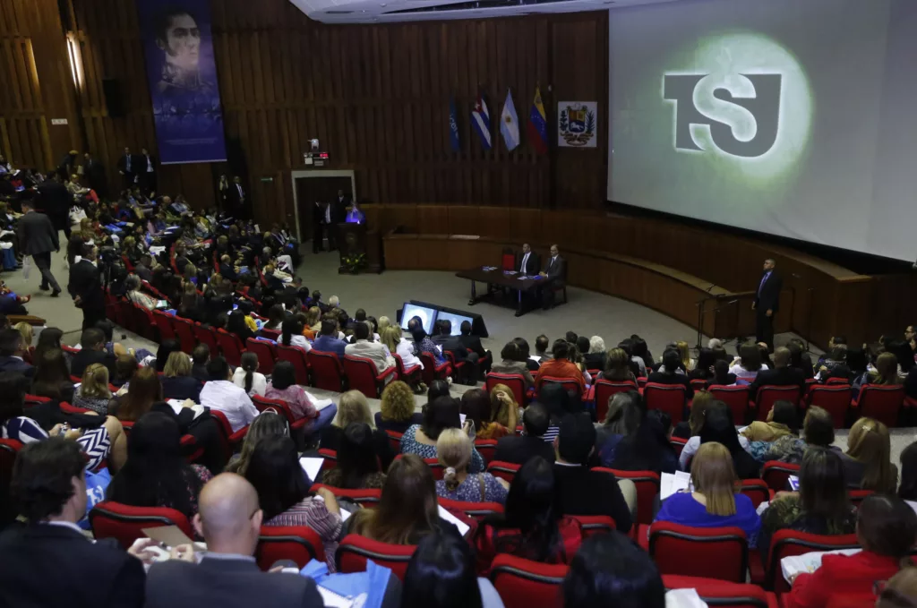 40,98% de los aspirantes al comité de postulaciones judiciales tienen vínculo político