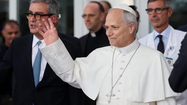 El Vaticano confirma que el Papa León XIV no requerirá tratamiento tras la cirugía pulmonar
