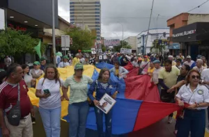 Gremios y organizaciones políticas protestan ante las constantes fallas en servicios públicos